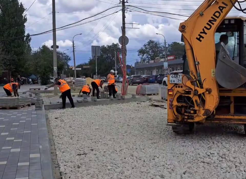 В Волгограде завершается первый этап работ по обновлению пешеходных зон на ул. Германа Титова