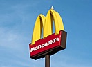 Рестораны McDonald's начнут работу в России в середине июня под новым именем