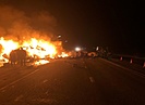 На трассе под Волгоградом после столкновения загорелись две фуры