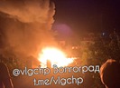В Волгограде после хлопка загорелся частный дом на Ангарском