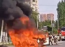 Волгоградцы сняли на виде горящий кроссовер на улице Казахской