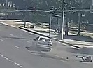 Камеры сняли, как в Волгограде во время ДТП из автомобиля выпал человек