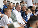 Бочаров наблюдает за финалом футбольного турнира #ТриЧетыре вместе с молодежью