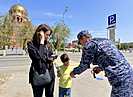 Росгвардия раздала волгоградцам георгиевские ленточки в преддверии Дня Победы